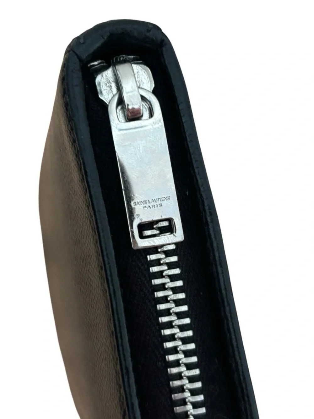 Saint Laurent Grain de Poudre Zip-around Wallet - Picture 5 of 7